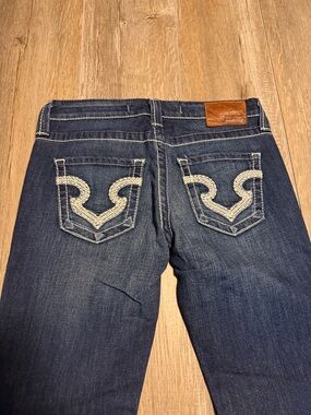 Big Star Remy Low Rise Jeans in Dark Indigo with Cream Label